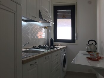 Saint Philippe Maison In-Room Kitchenette