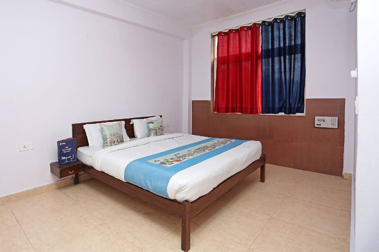 Oyo 9843 Hotel Sound Sleep 