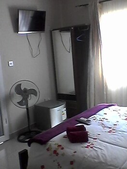 Royal Olympia Lodges And Safaris Living Area