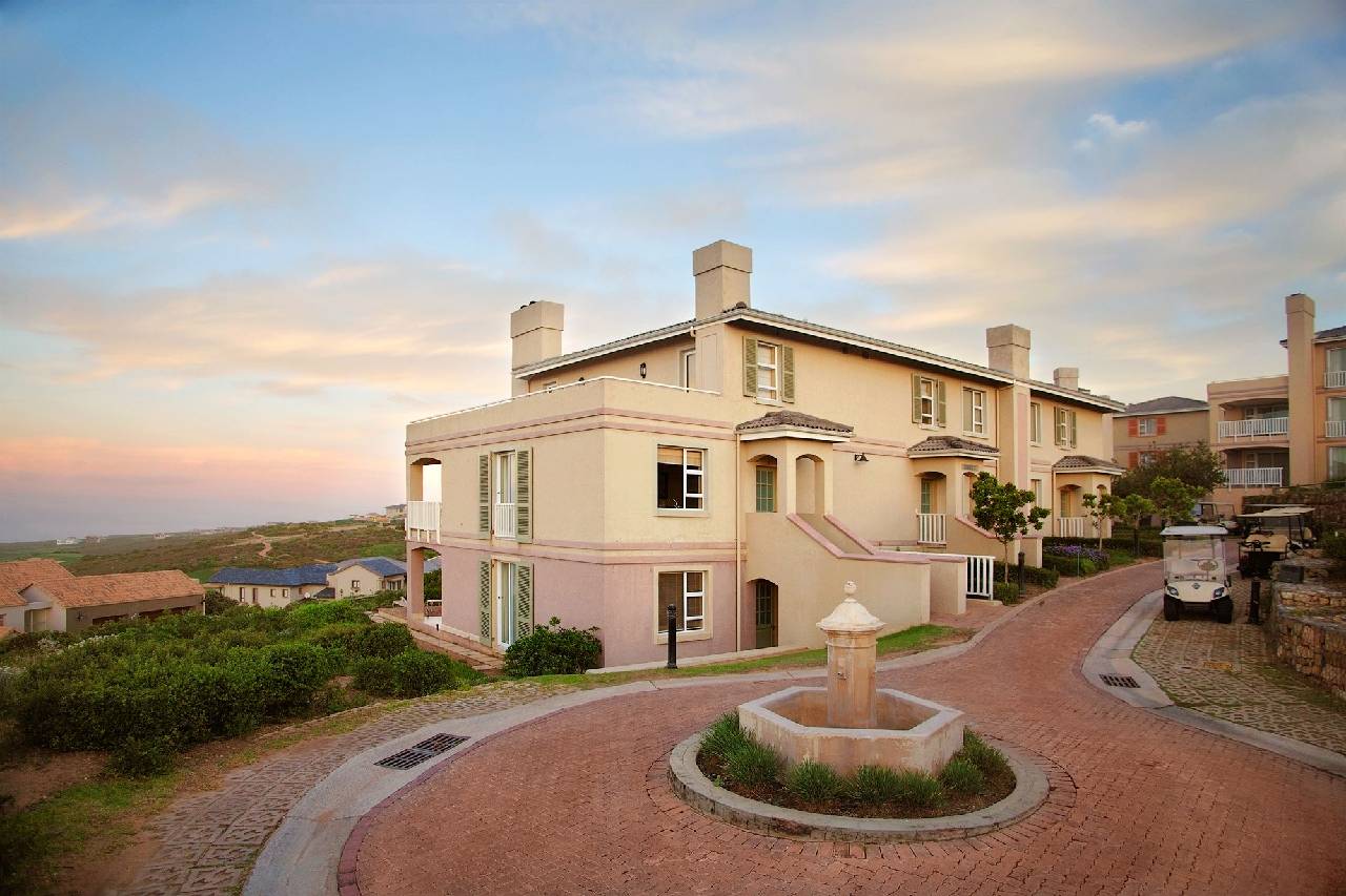 Pinnacle Point Beach And Golf Resort 