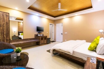 Nirvana Lodge & Lounge Mussoorie Guestroom