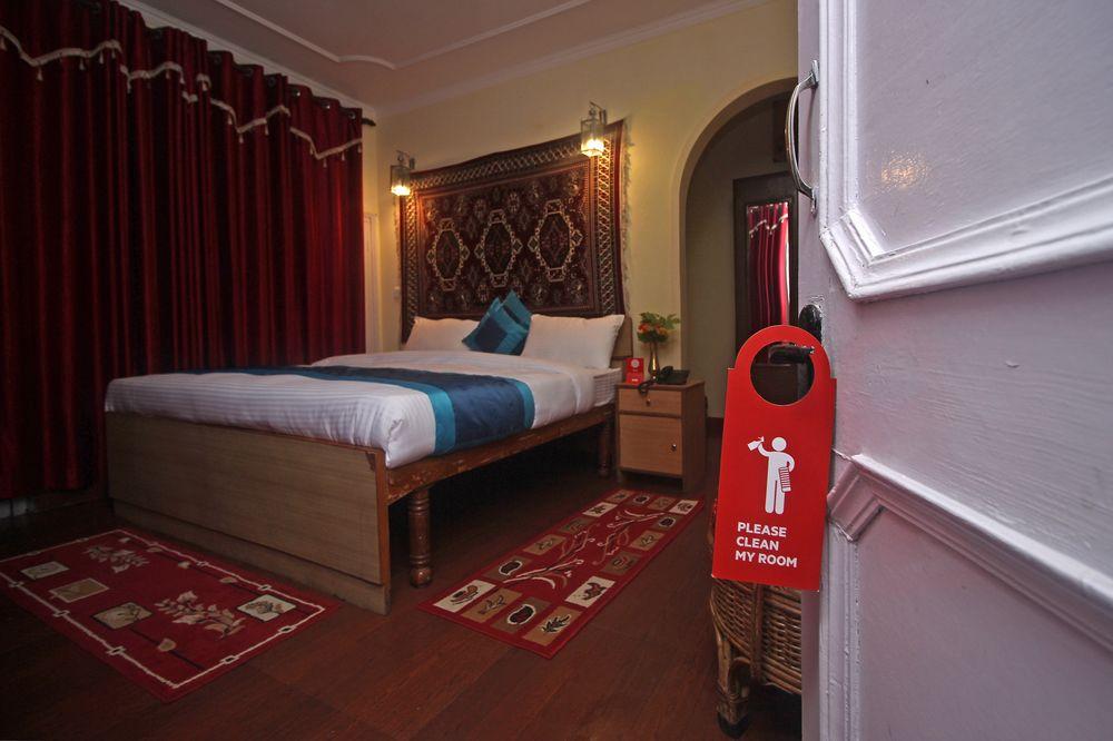 Oyo 9331 Hotel White House 