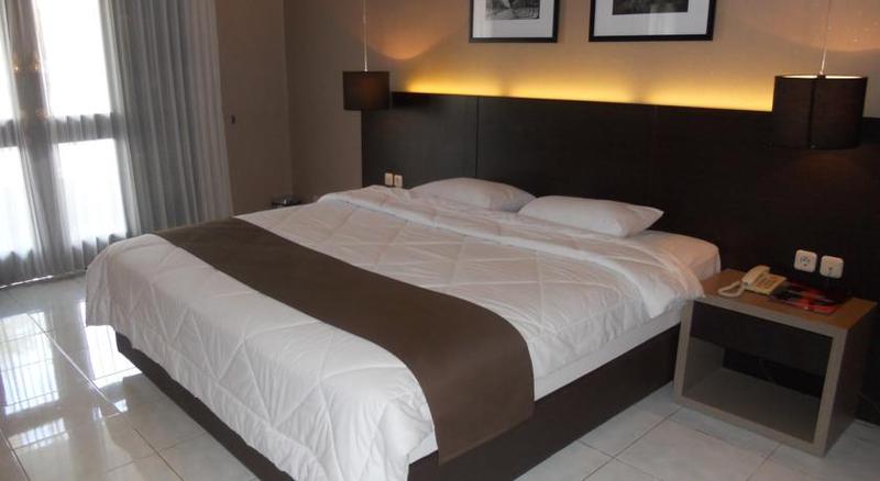 Luminor Hotel Jember General view