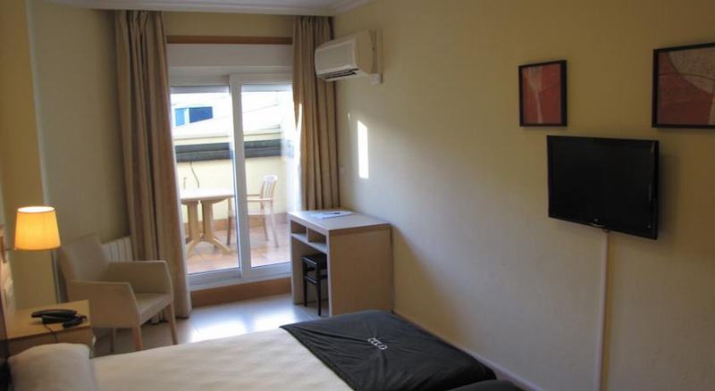 Room Hotel Room