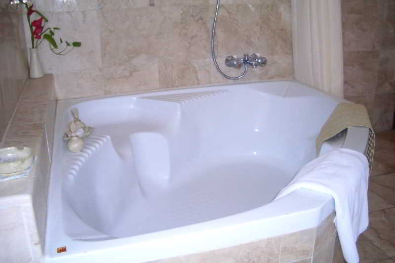 Parigata Spa Villas Room