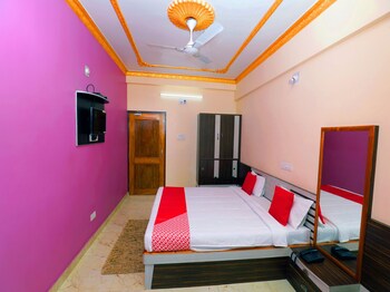 Oyo 13485 Hotel New Jasmine Guestroom