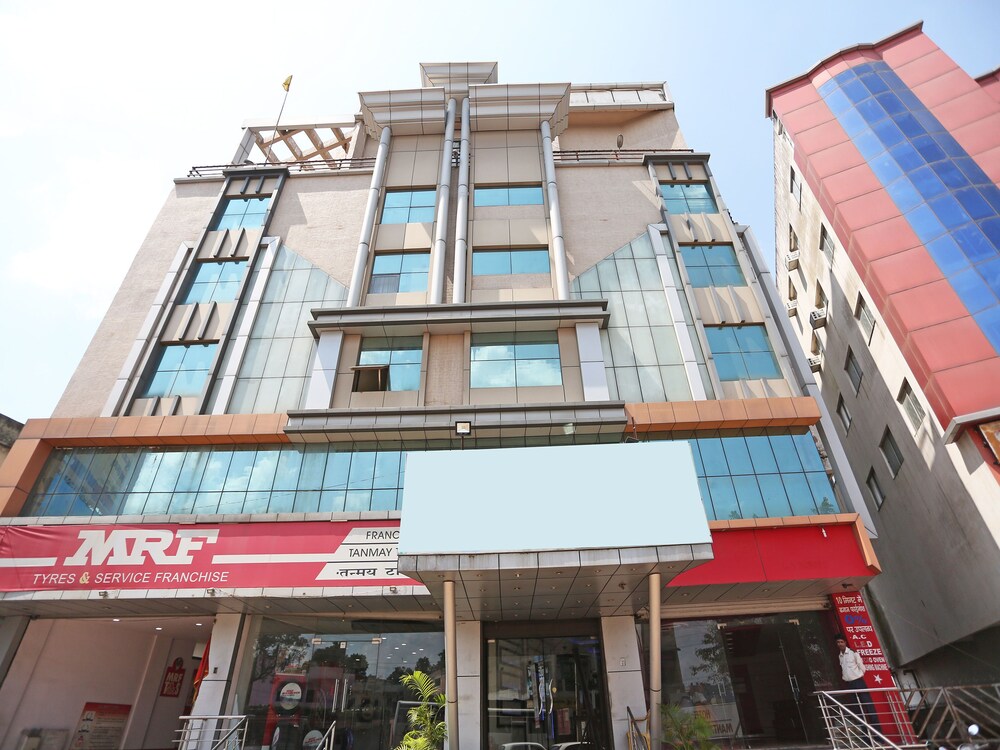 Oyo 3336 Hotel Mantri Residency Hotel Front