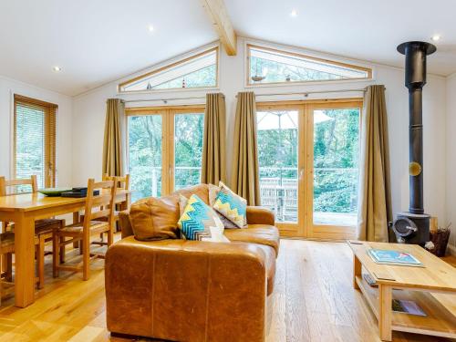 8 Streamside Looe 