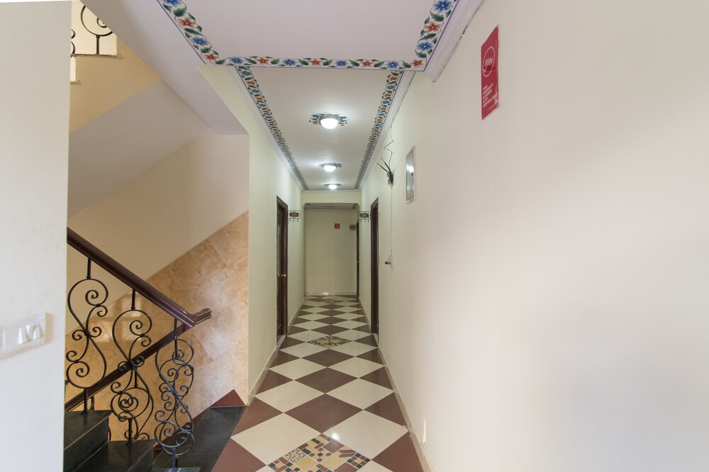 Oyo 2262 Hotel Heritage Inn Hallway
