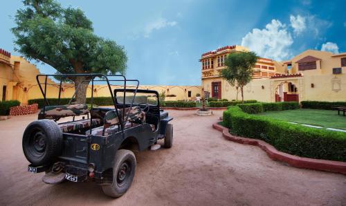 Jawai Castle Resort A Heritage Hotel In Jawai Leopard Reserve 