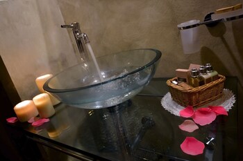 Robur Marsorum (روبور مارسوروم) Bathroom Sink