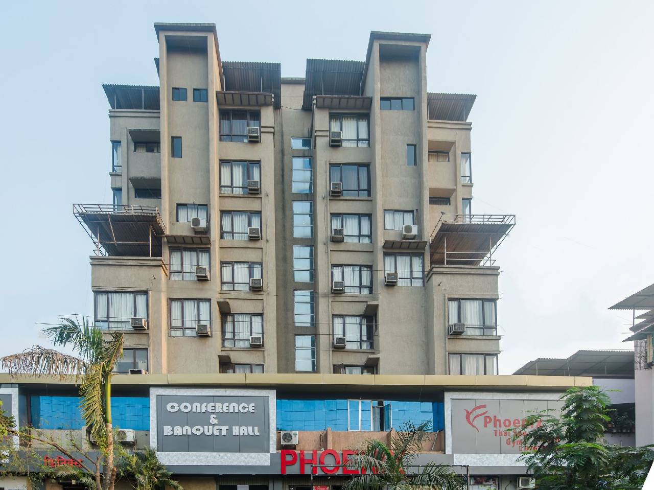 Oyo 11855 Phoenix Hotel 