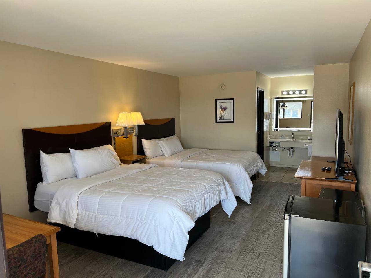 Four Winds Motel - photo 2