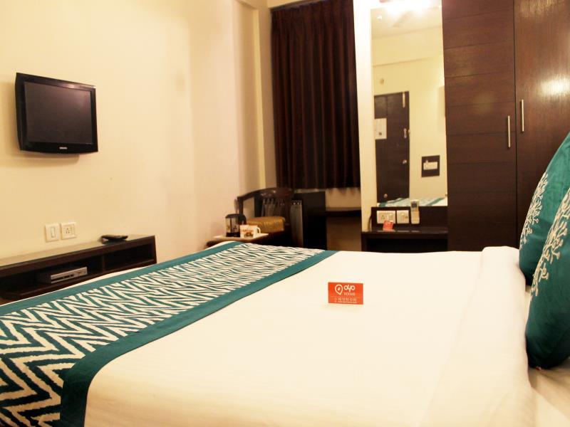 Oyo Rooms Taj East Gate Road 