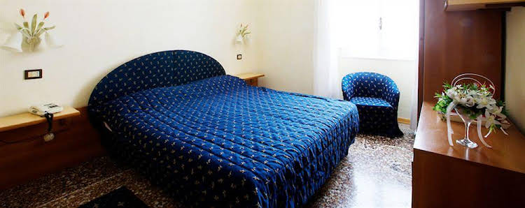 Lyric Hotel Levanto 
