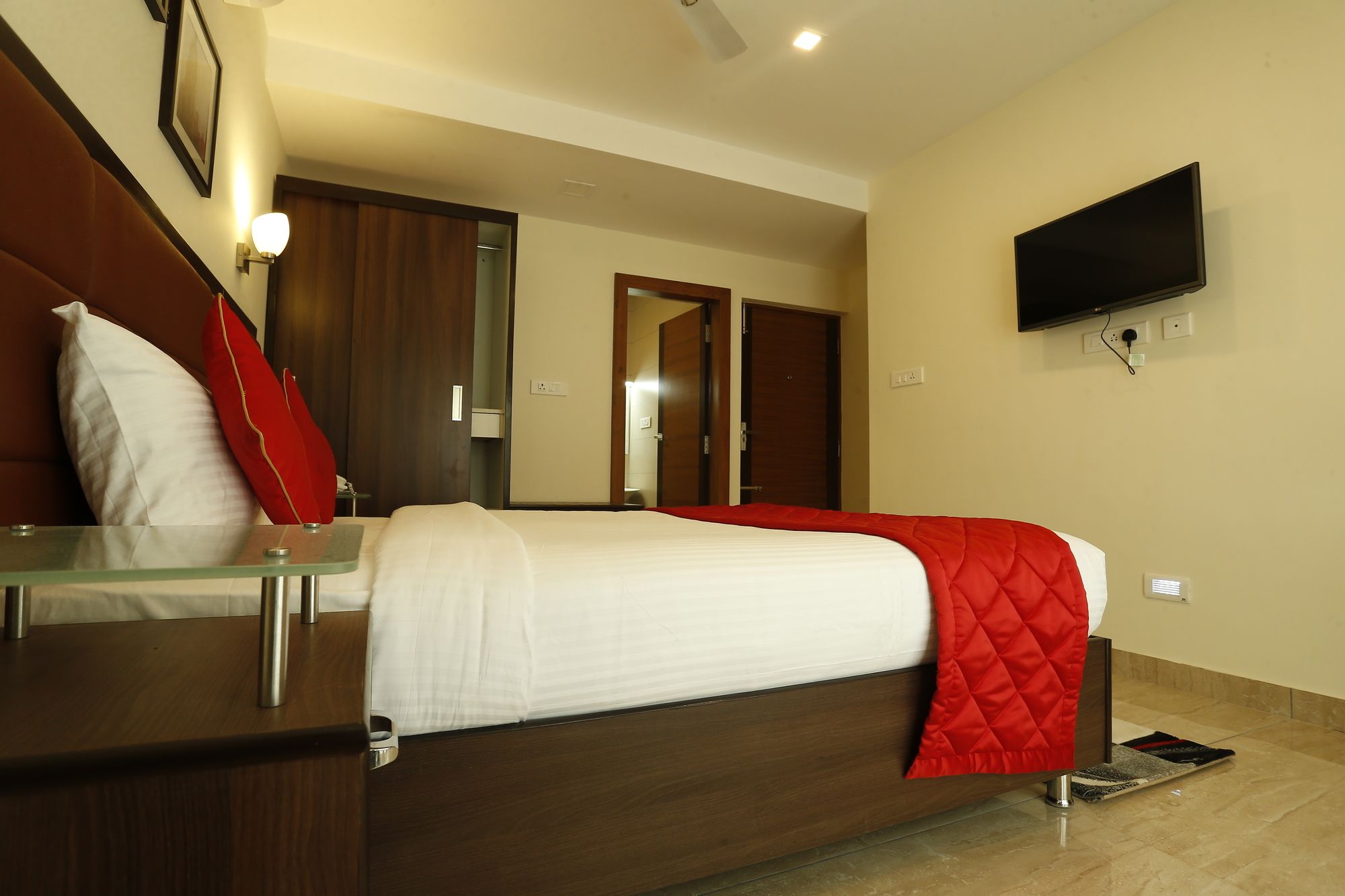 Breeze Suites 