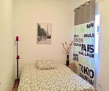 Keka's Guesthouse Featured Image