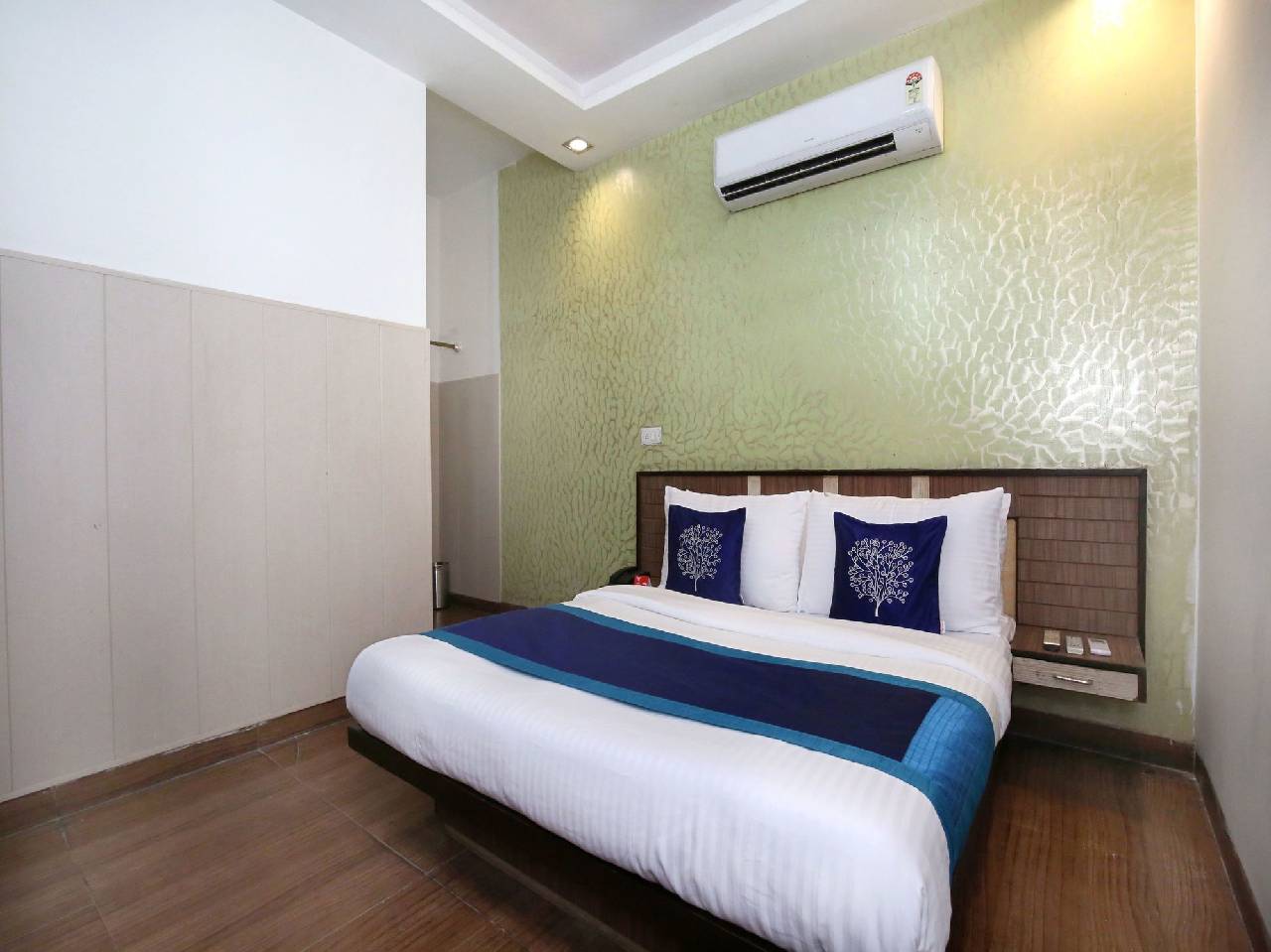 Oyo 9631 Hotel Oak 