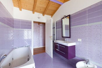 Barchi Resort Bathroom