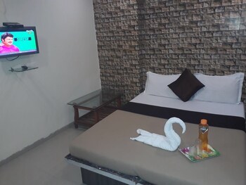 Hotel Relax Residency Guestroom