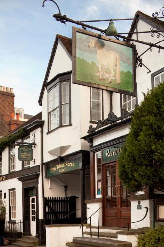 White Horse Hotel | Barking Accommodation
