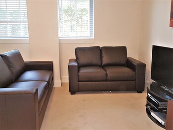 Mk City Centre Serviced Apartment Living Area