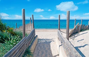 Calasetta Residence (كالاستا رزیدنس) Beach