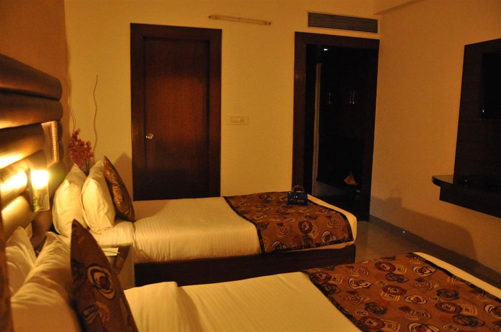Oyo Premium Gwalior City Centre 