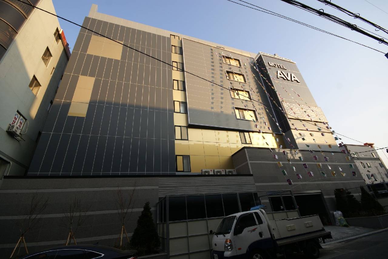 Ava Hotel Changwon (آوا هتل چانگوون) 