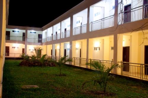 Chamba Valley Exotic Hotel 