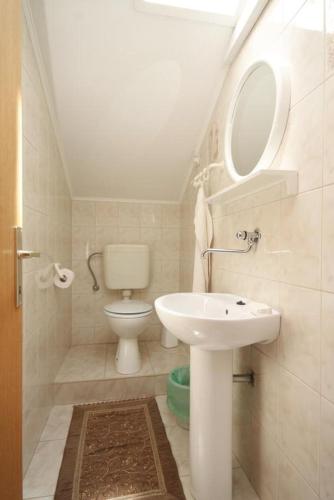 Apartment Kukljica 8237a (آپارتمان كوكلجیكا ۸۲۳۷ا) 