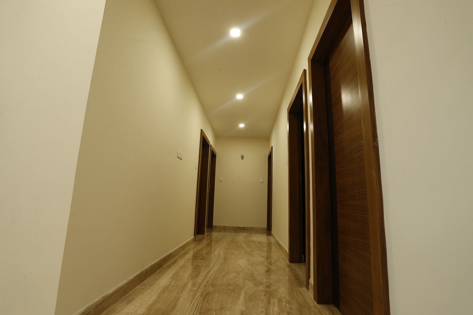 Breeze Suites 