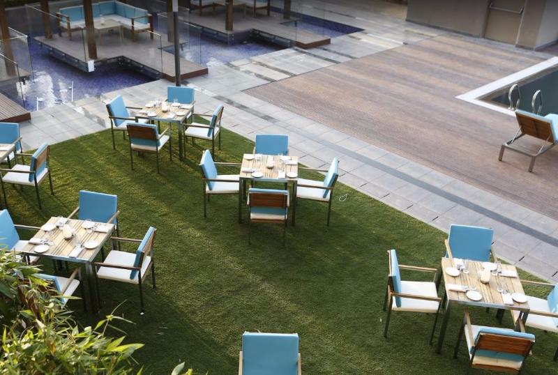 Courtyard By Marriott Surat Restaurant