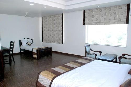Glitz Ranthambore Safari Resort 
