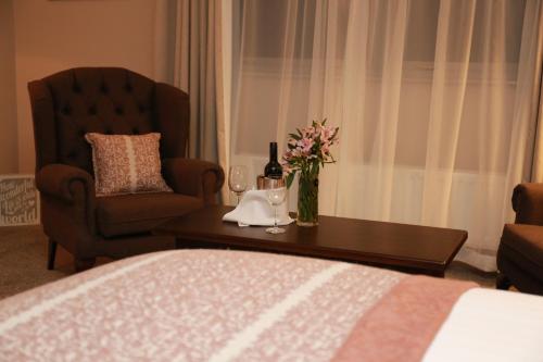 Mellon Country Inn Hotel 