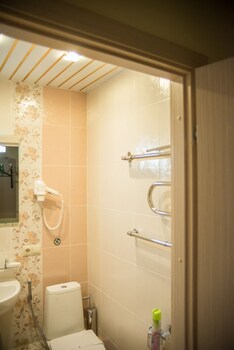 Rus Hotel Bathroom
