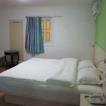 Yantai Hong Teng Hotel Guestroom