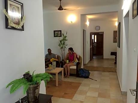 Alamanda Guest House 