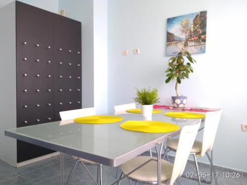 Apartment Sdaem116 On Fatykha Amirkhana Prospekt 23 