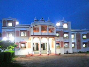 Chandra Hill Resort 