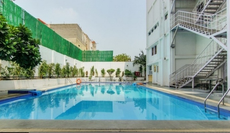 Vibe By The Lalit Traveller Pool