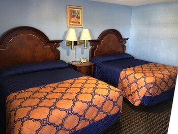 A Fisher's Inn Motel Guestroom