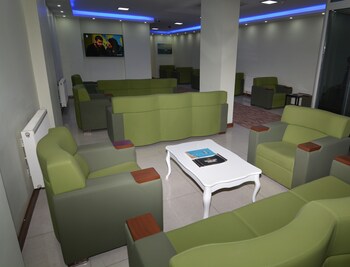 Grand Aga Hotel (گرند آگا هتل) Lobby Sitting Area