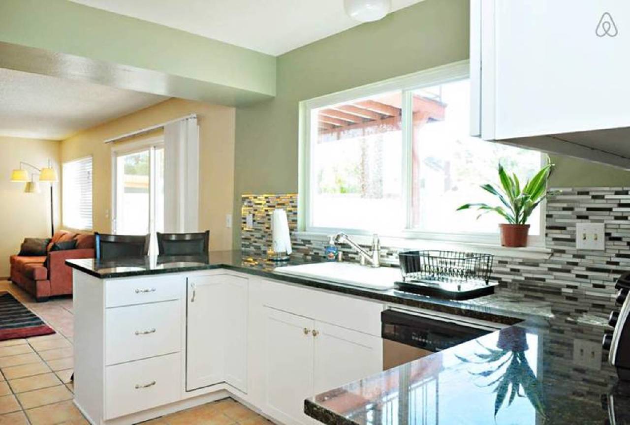 Luxury 4br 8min To Las Vegas Strip (لاکچری ۴بر ۸مین تو لاس وگاس استریپ) 