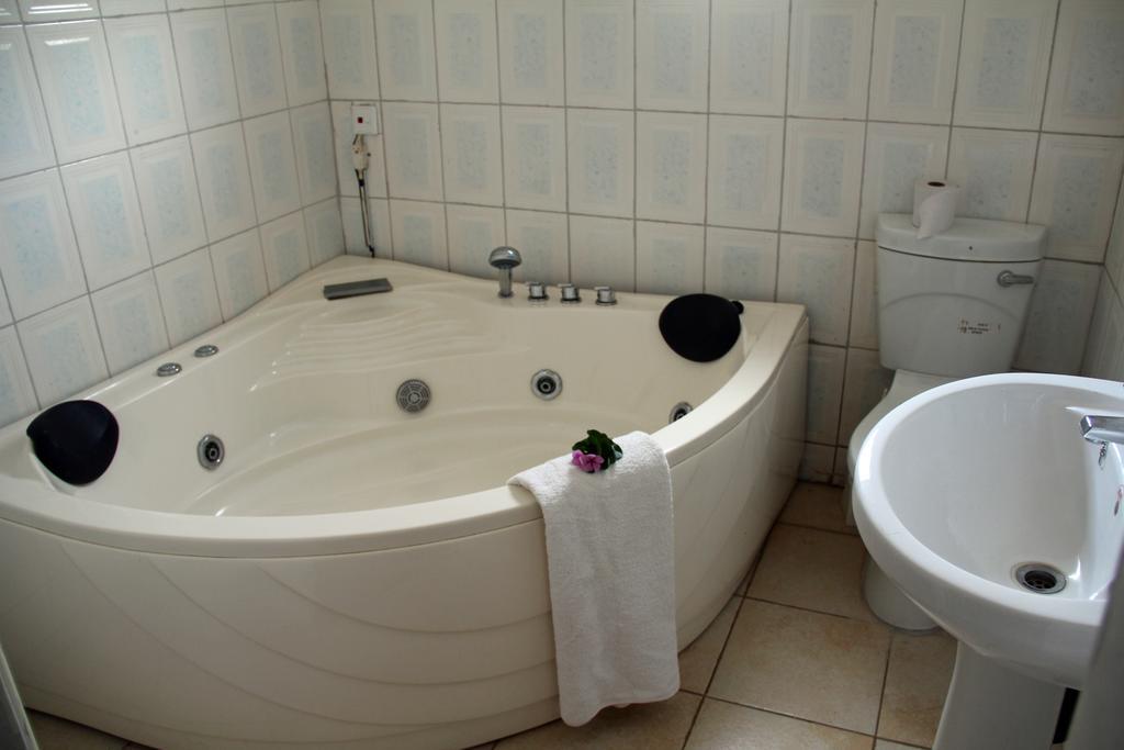 Golden Days Executive Lodge 