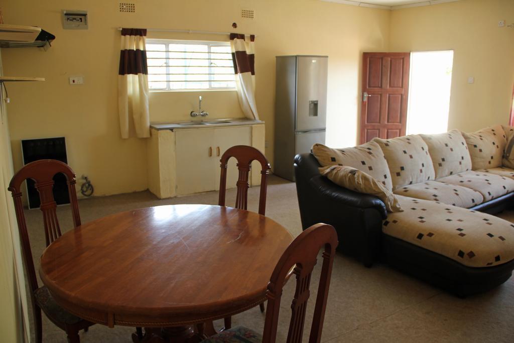 Golden Days Executive Lodge 