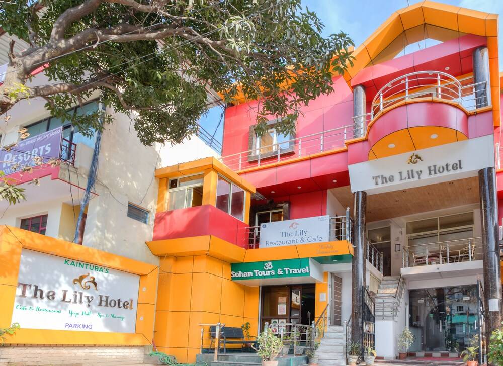 Treebo The Lily Hotel Front