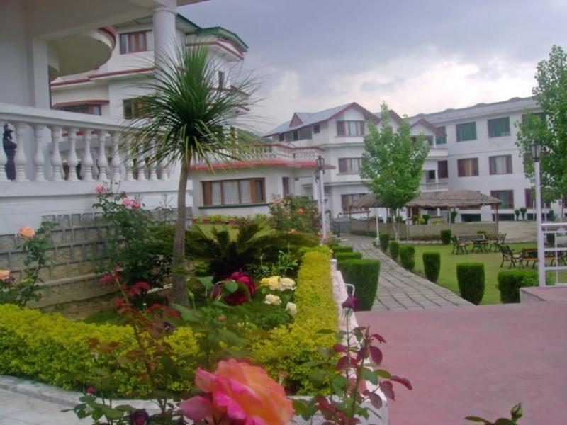 Hotel Sai Gardens 