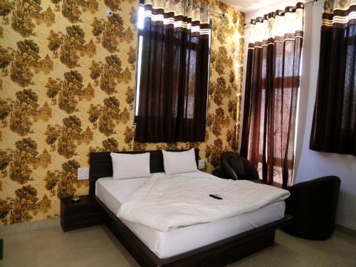 Hotel Shaktideep & Restaurant 