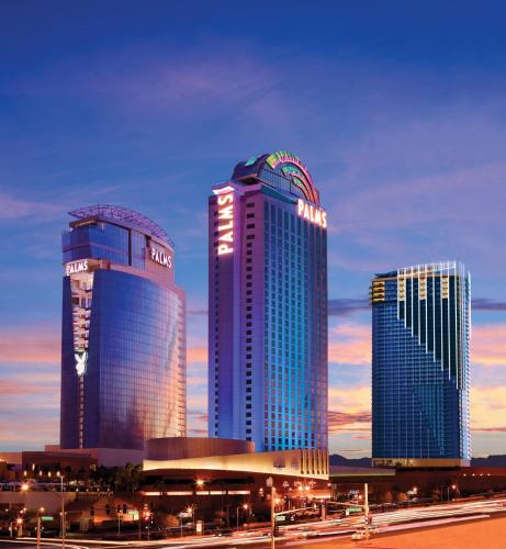 Luxury Suites At Palms Place 